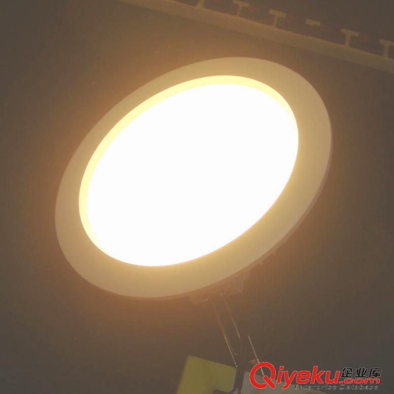 高端LED筒灯8寸30W压铸铝结构工艺