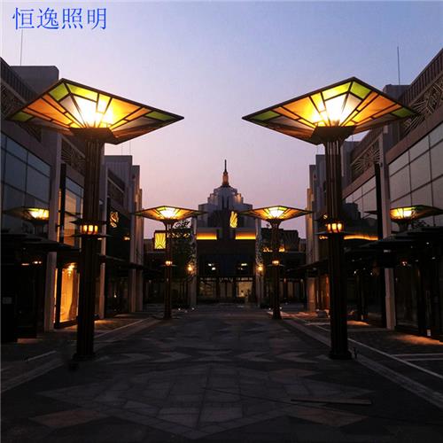 现代景观灯