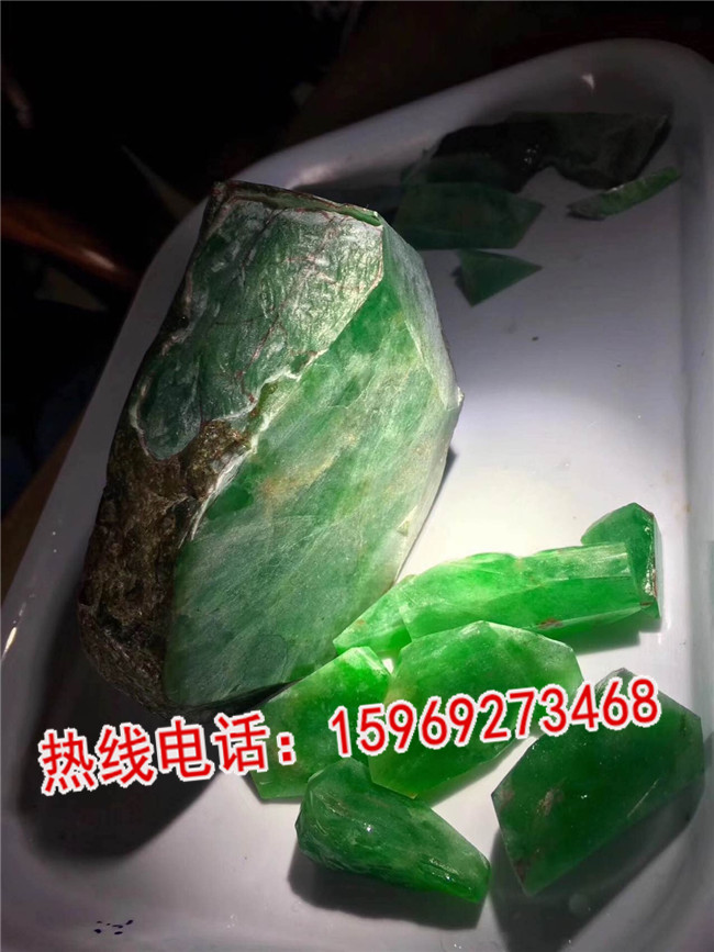 木那翡翠原石一般什么价格