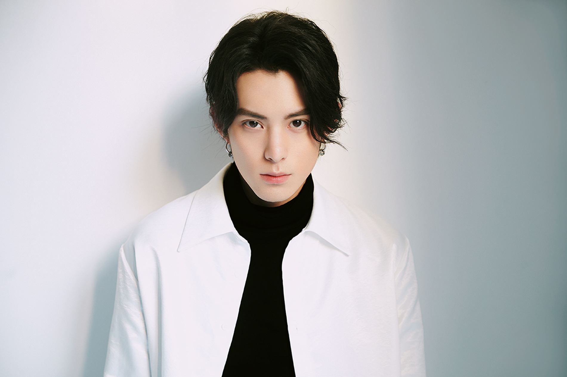 王鹤棣经纪人文戈18148936909经纪公司明星商演活动代言费用