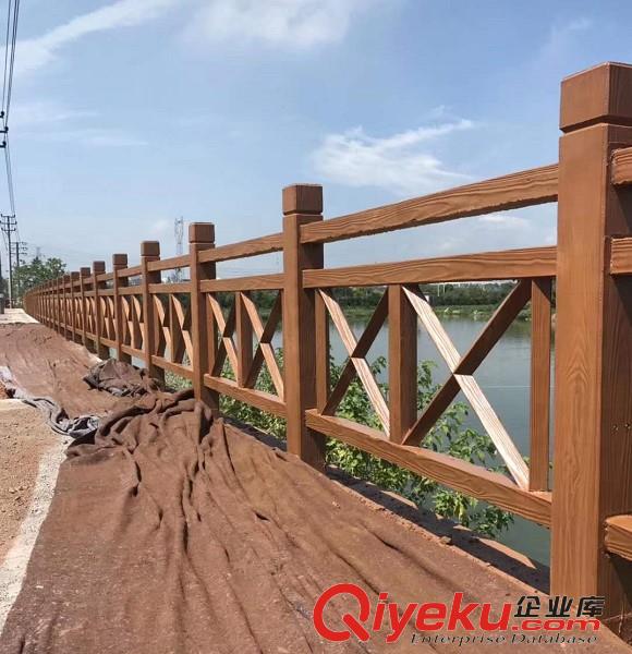 湖北仿木紋水泥欄桿價格 咸寧河道混凝土護欄廠家