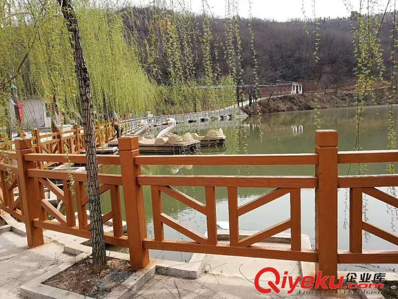 湖北仿木紋水泥欄桿價格 咸寧河道混凝土護欄廠家原始圖片3