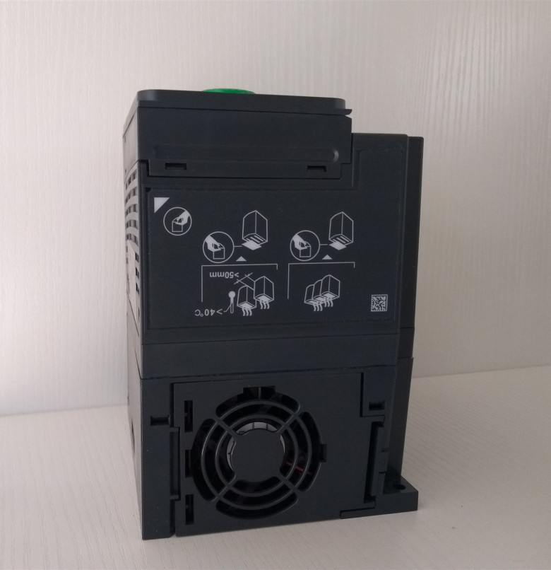 zp施耐德變頻器三相 ATV320U15N4C原始圖片3
