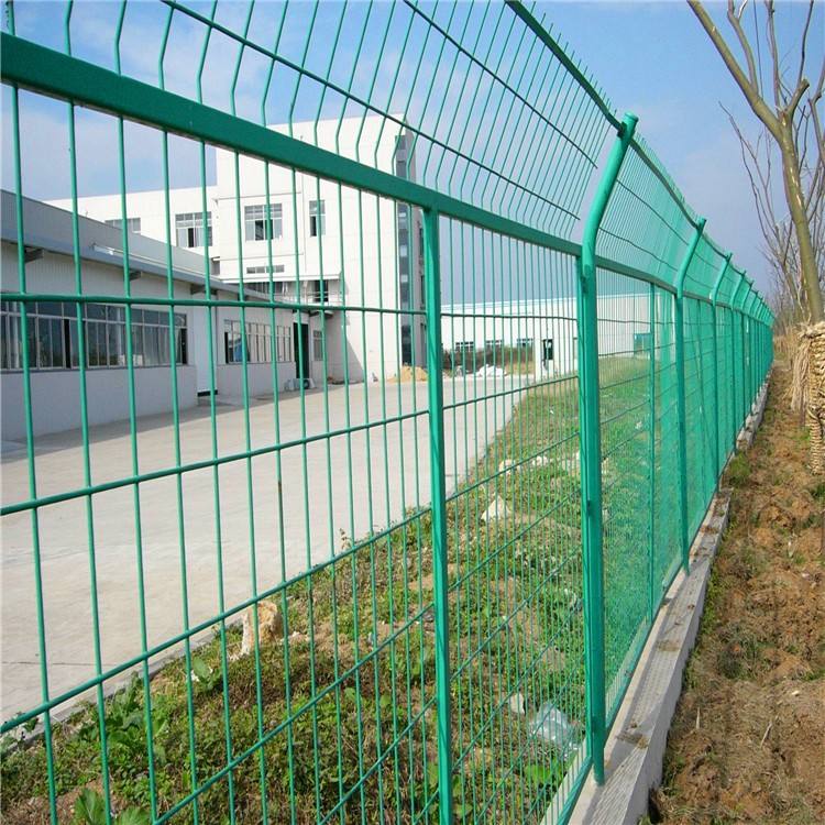 惠州度假村圍欄網樣式 彎頭邊框護欄網現貨 佛山工廠鐵絲網圍墻原始圖片3