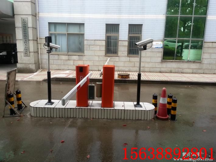 周口車牌識別生產廠家，周口車牌識別方案價格，廣告道閘安裝
