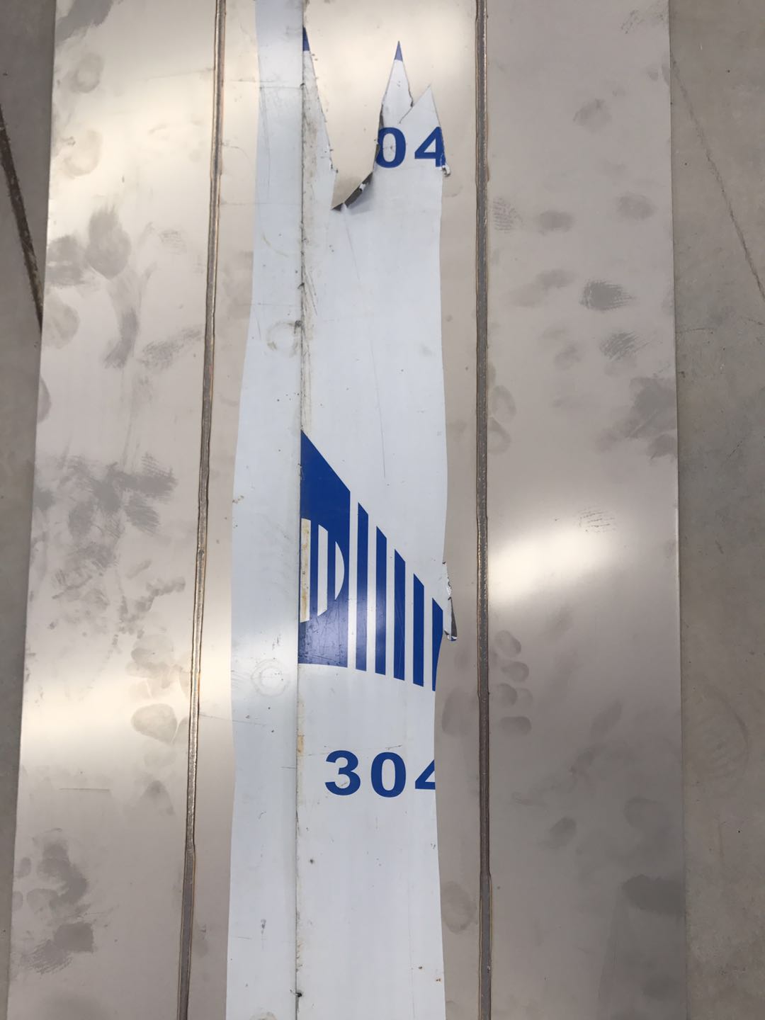 供應(yīng)火龍風(fēng)管直縫焊機(jī)，空調(diào)管直縫滿焊機(jī)，縫焊專業(yè)生產(chǎn)廠家