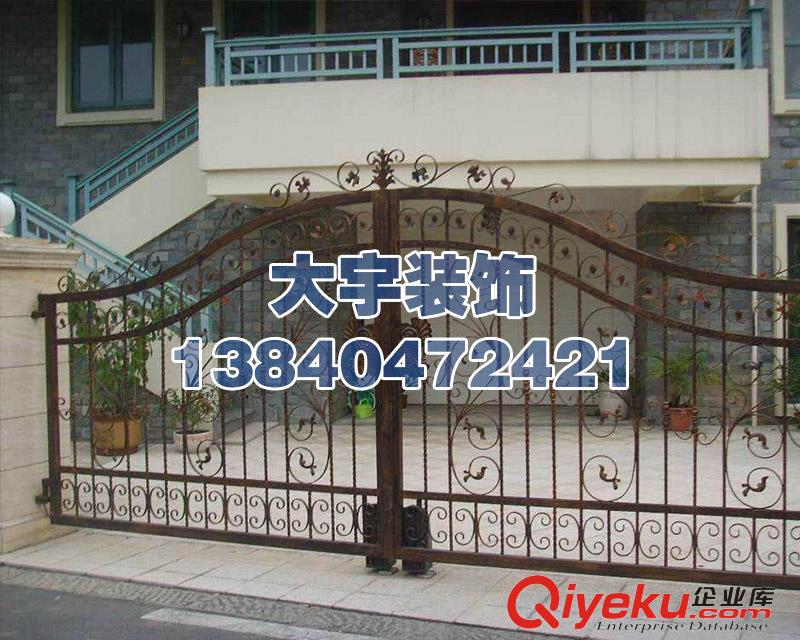 白鋼大門