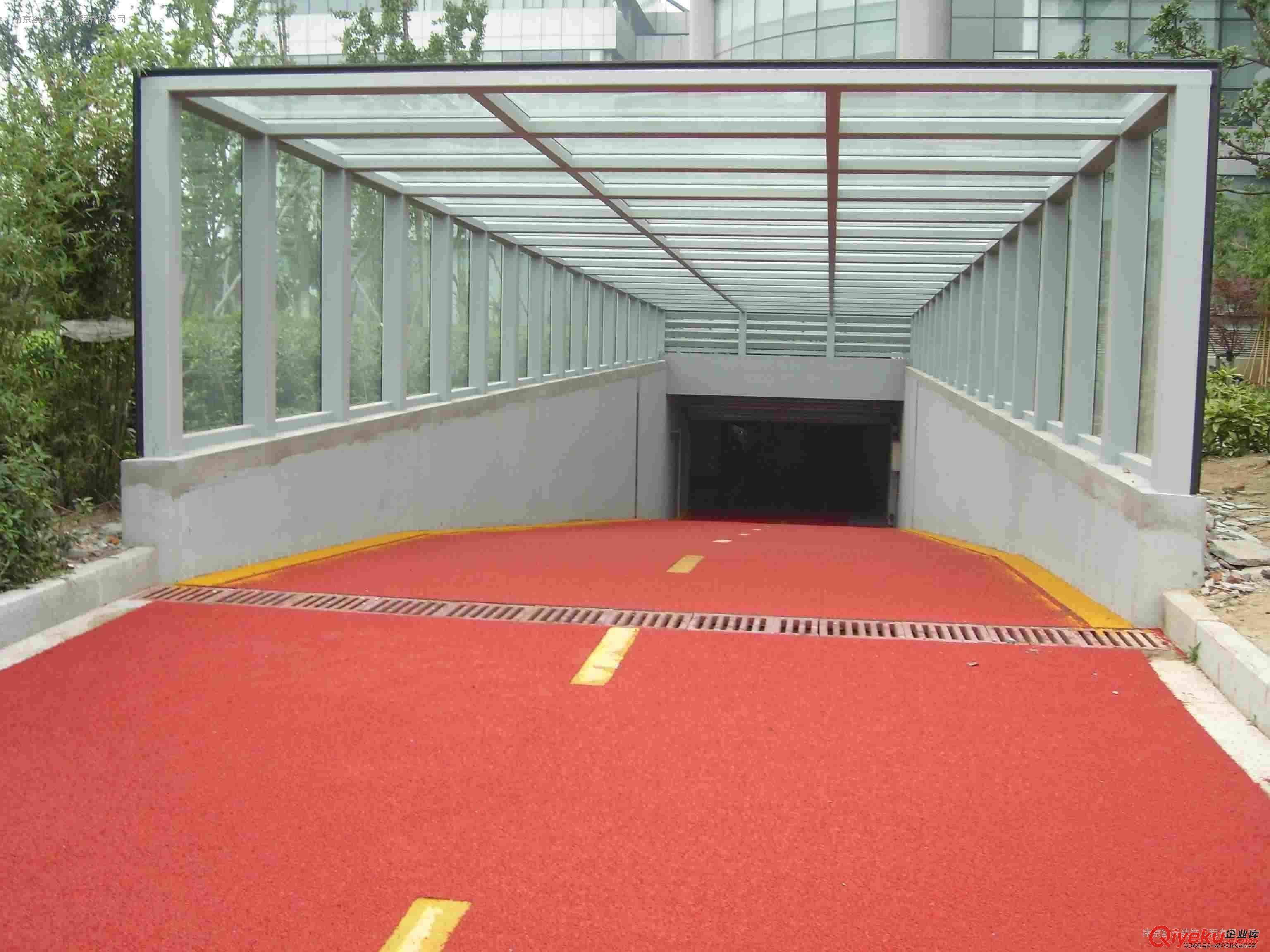 聚氨酯彩色路面材料在停車場坡道地坪中的應用