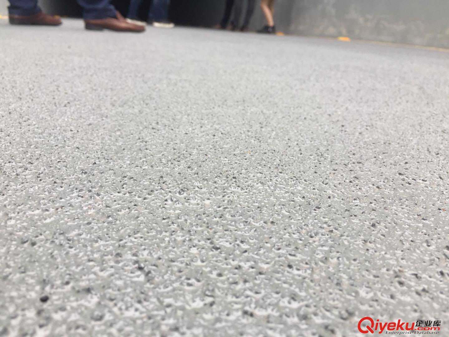 聚氨酯彩色路面材料在停車場坡道地坪中的應用原始圖片3