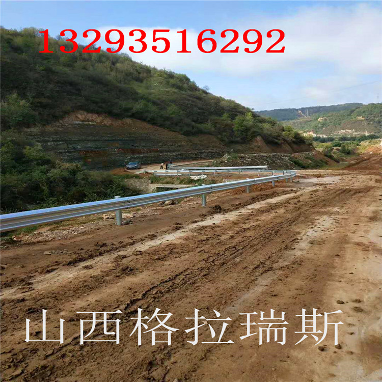 山西太原市廠家直銷波形護(hù)欄鄉(xiāng)村公路護(hù)欄高速公路護(hù)欄