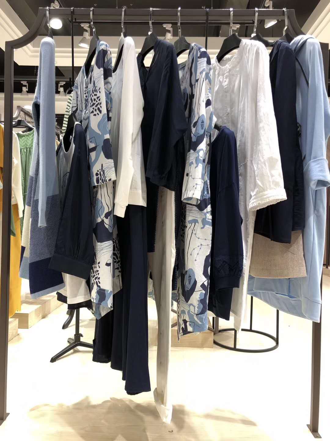 漓月风广州女装品牌折扣外贸服装批发货源