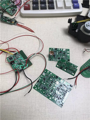 12-24V自動(dòng)升降壓轉(zhuǎn)19V4A大電流芯片SC3671